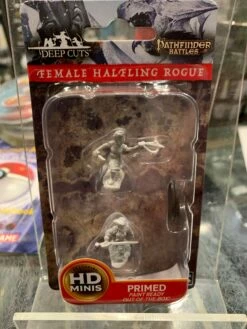 Various Miniature - Female Halfling Rogue