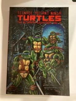 IDW- Teenage Mutant Ninja Turtles Ultimate Collection Vol. 4